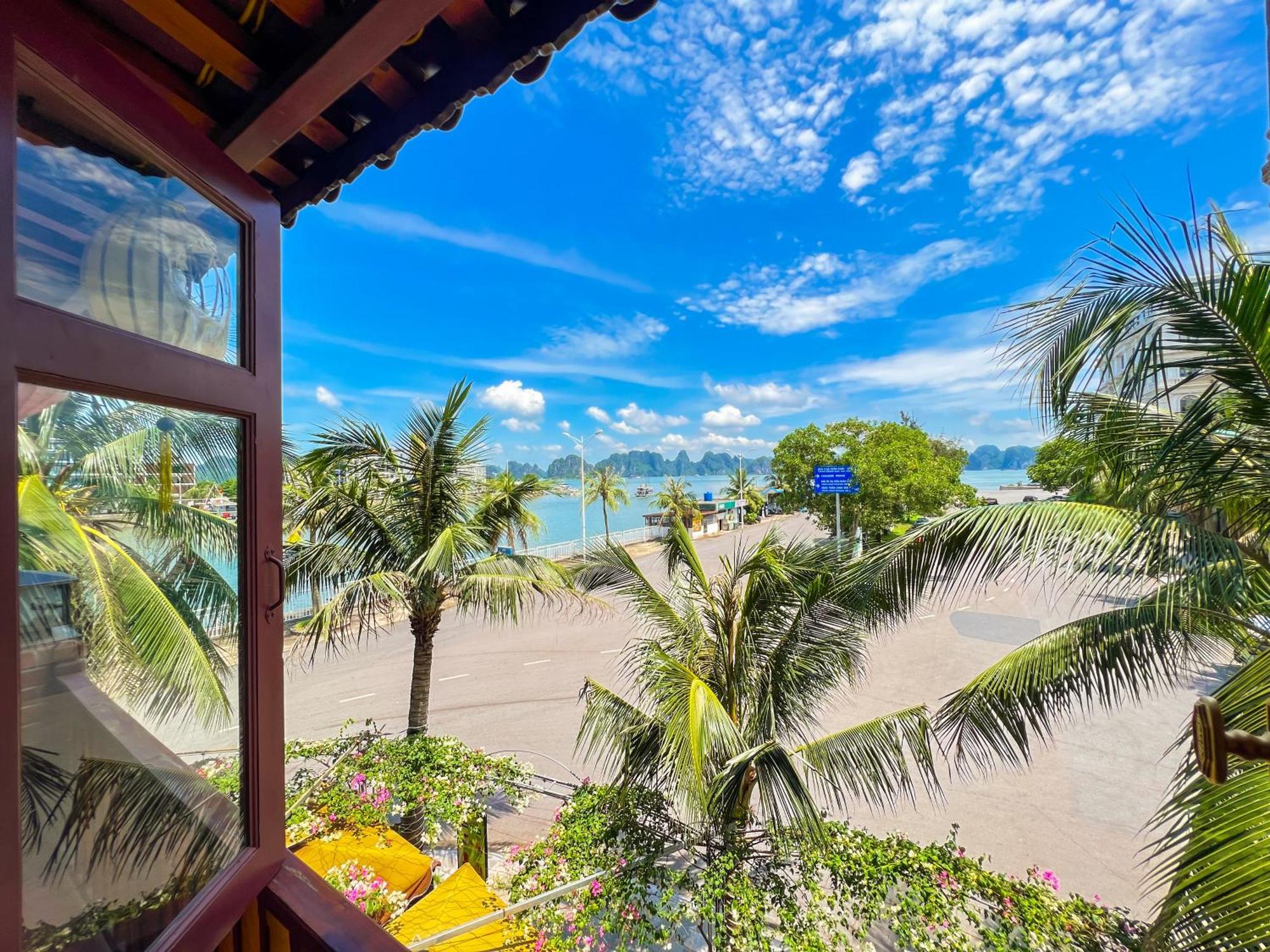 Hotel Canh Buom - Tuan Chau