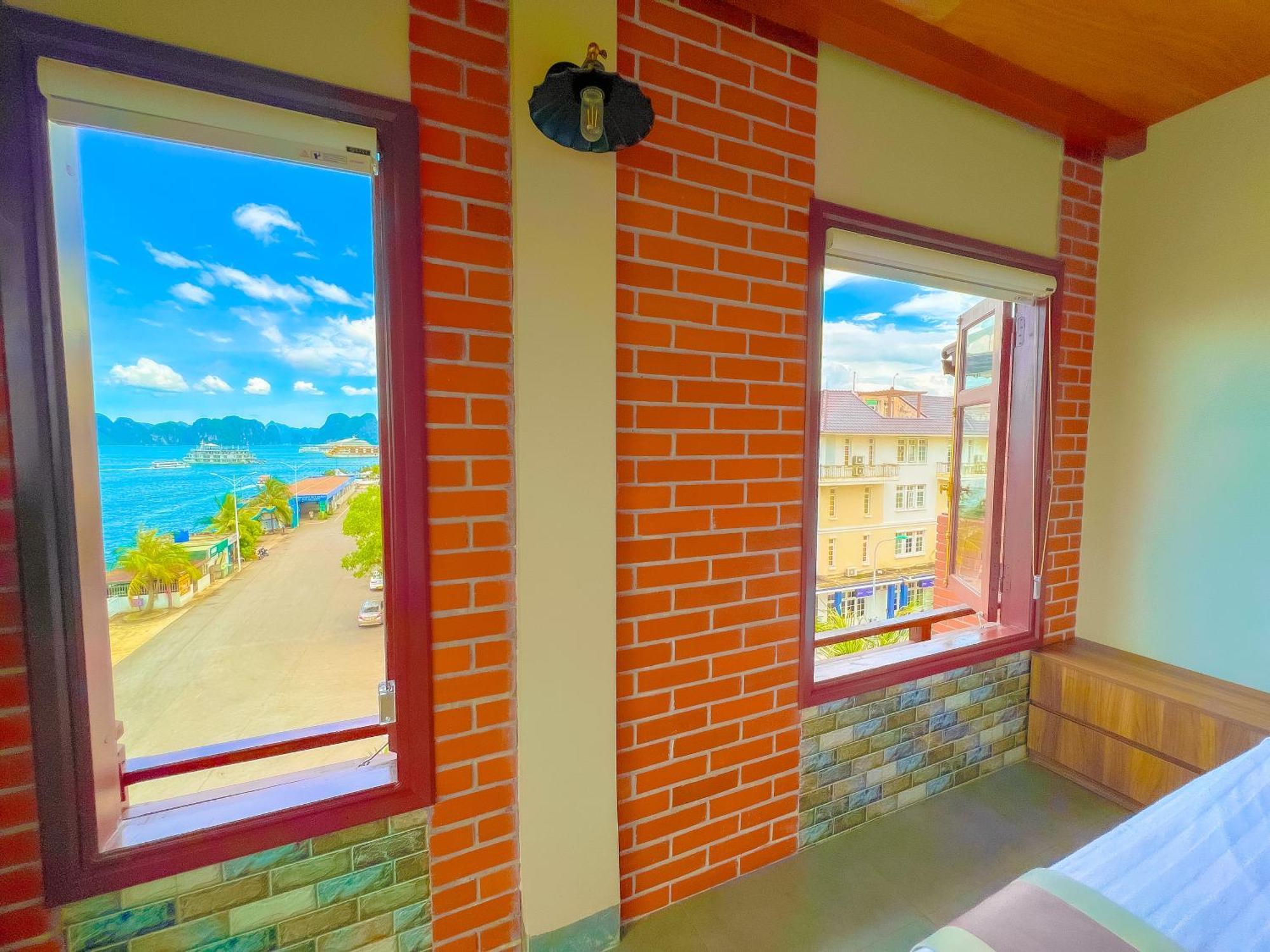 Canh Buom - Tuan Chau Hotel *
